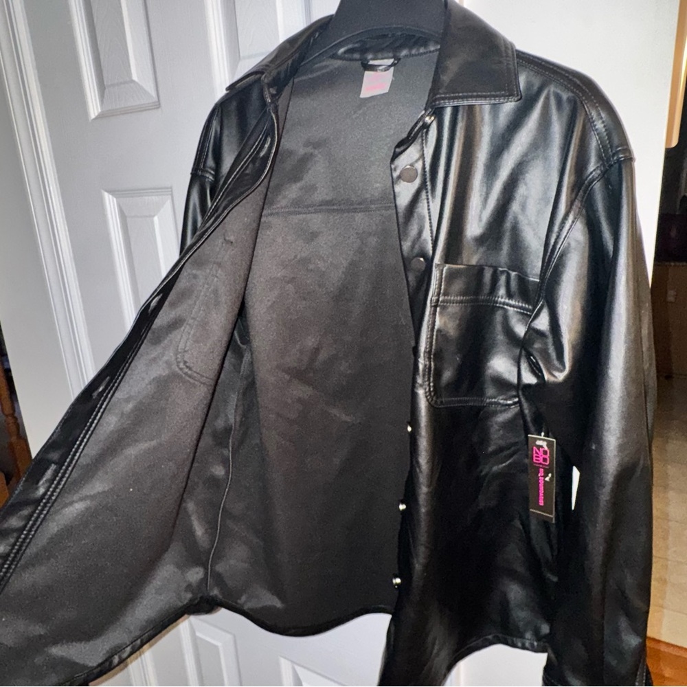 No Boundaries Women's XS Black Faux Leather Button-Up Shacket Jacket TopCollard - Picture 11 of 14
